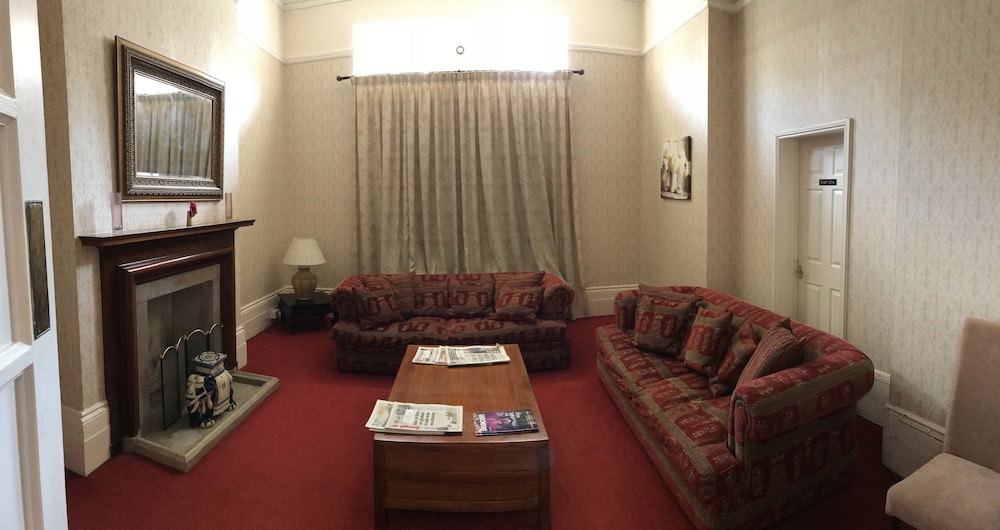 Luccombe Hall Hotel 53/75