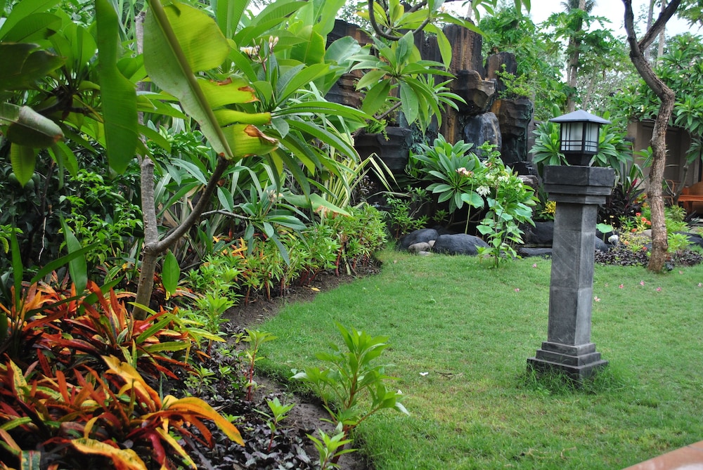 Trijaya Guest House 58/72