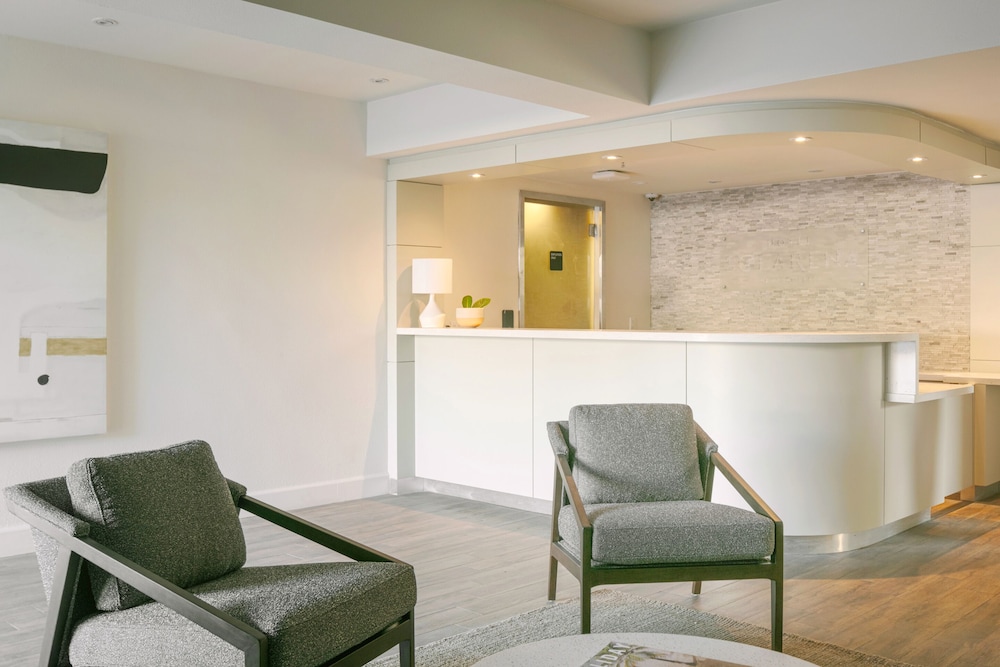 Hotel Solarena Newport Beach, a Dazzler Select by Wyndham 2/20