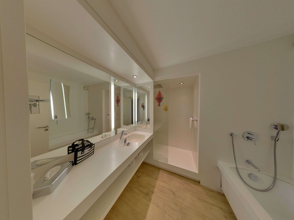 Mercure Lorient Centre Hotel 17/68