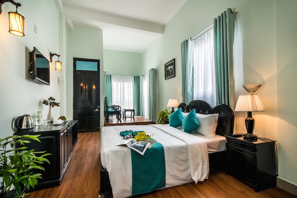 The Sunriver Boutique Hotel 7/22