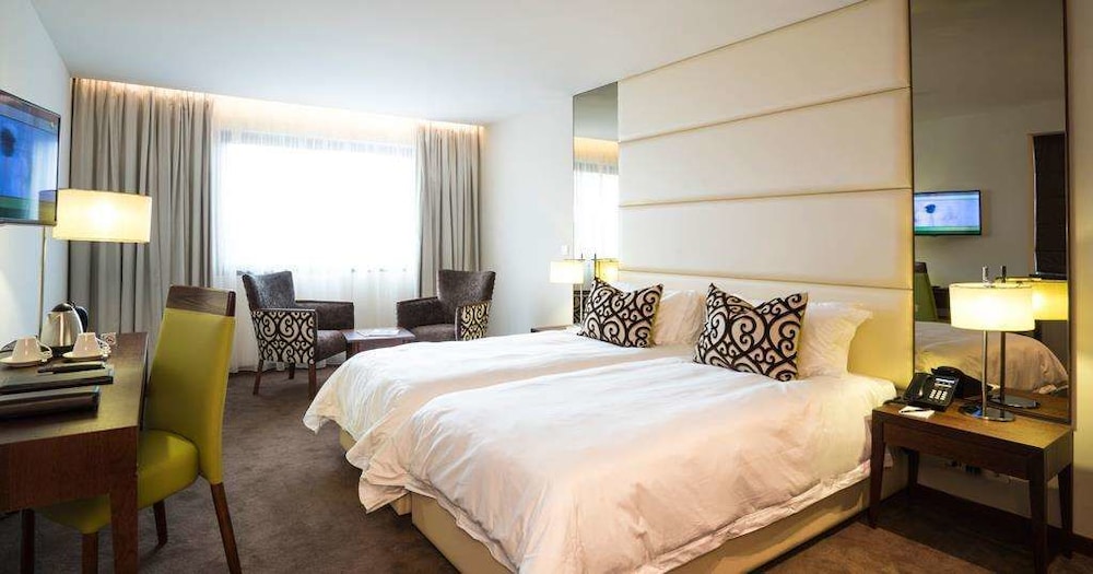 Fiesta Residences 7/67