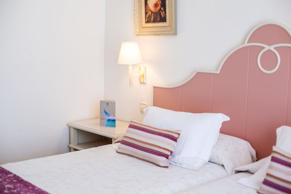 Grupotel Macarella Suites and Spa 15/51