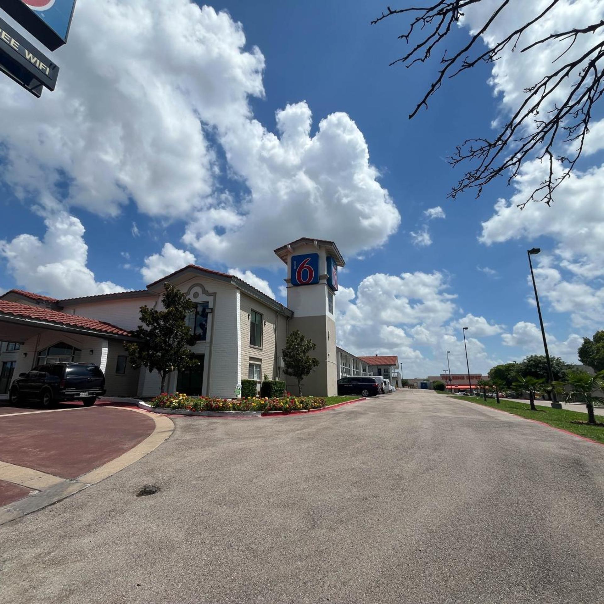 Studio6 Studio6 Suites Euless, TX – DFW West 39/48
