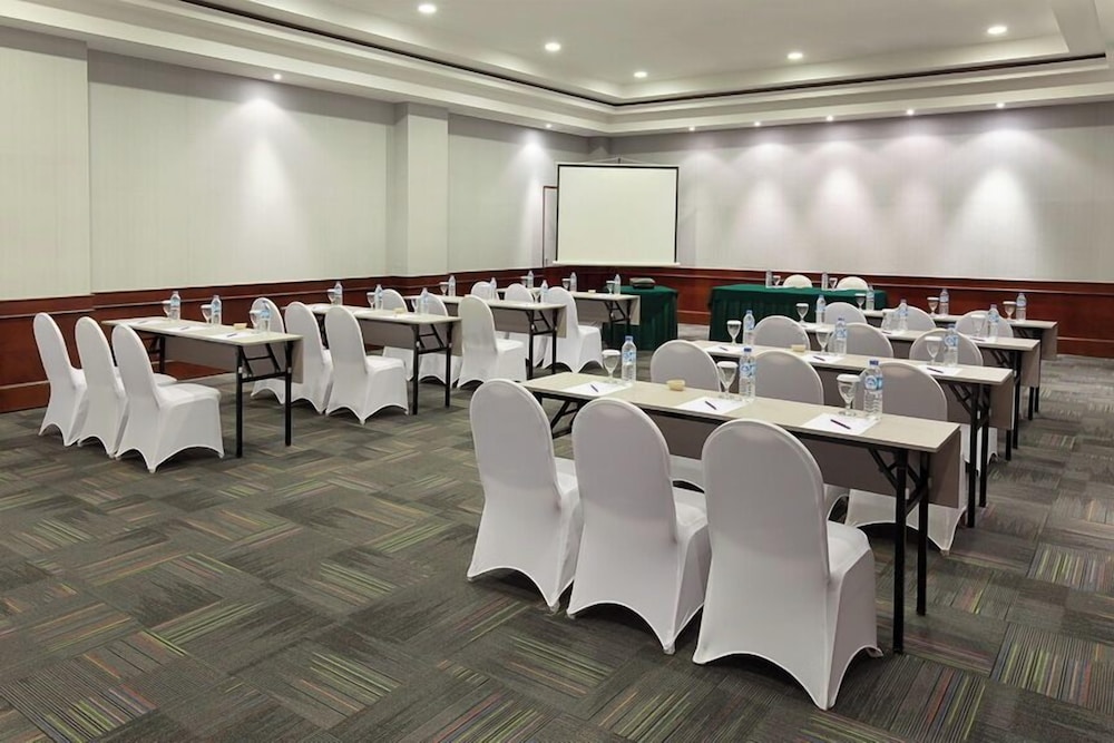 Mercure Manado Tateli Resort And Convention 26/50