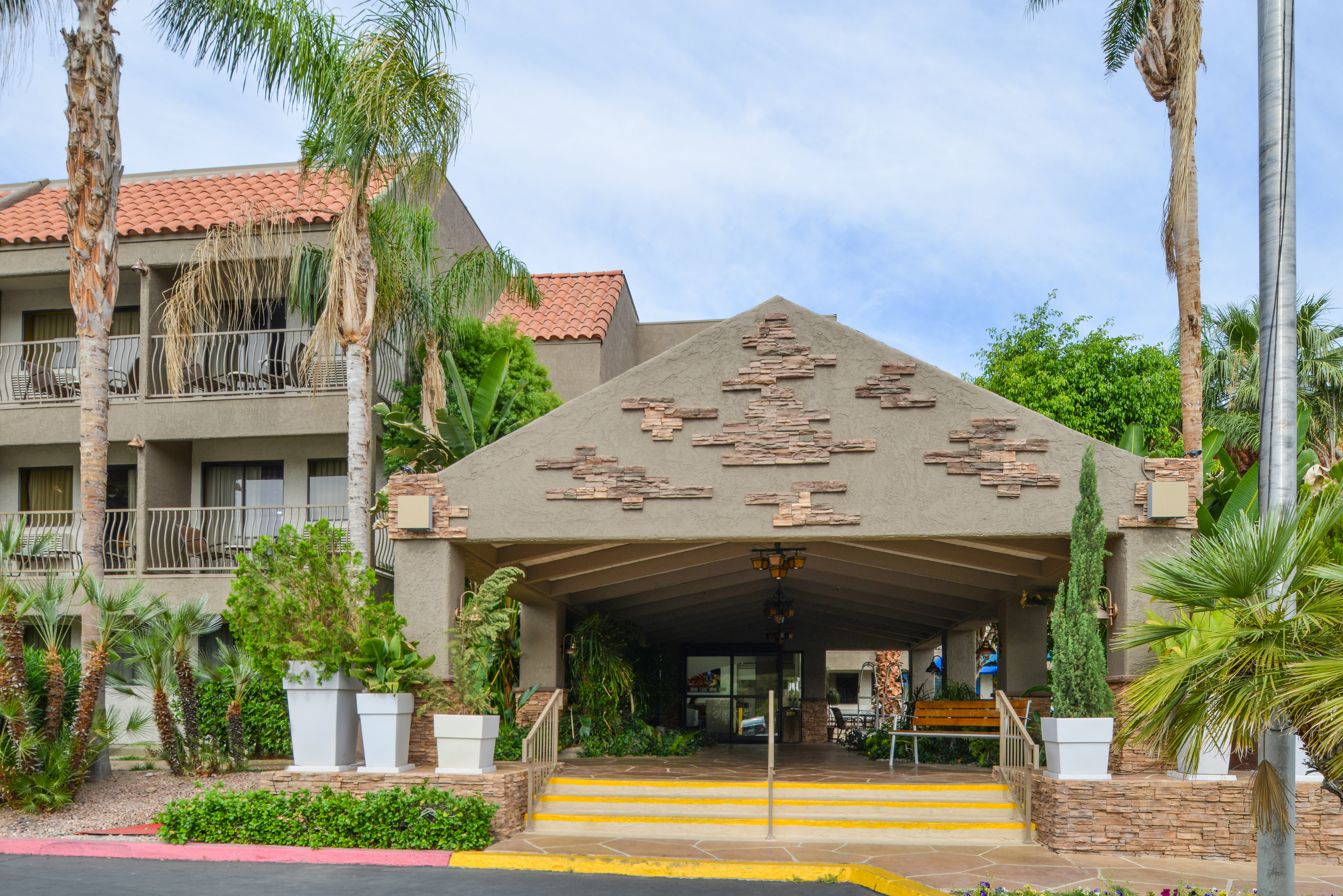 Holiday Inn Express Palm Desert 4/78