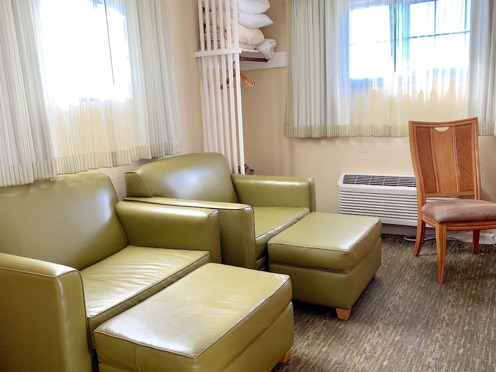 Seaway Inn 40/63
