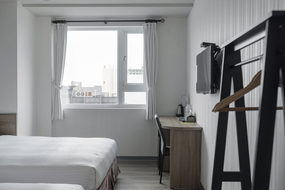 COMFORT, TRIPLE, MULTIPLE BEDS