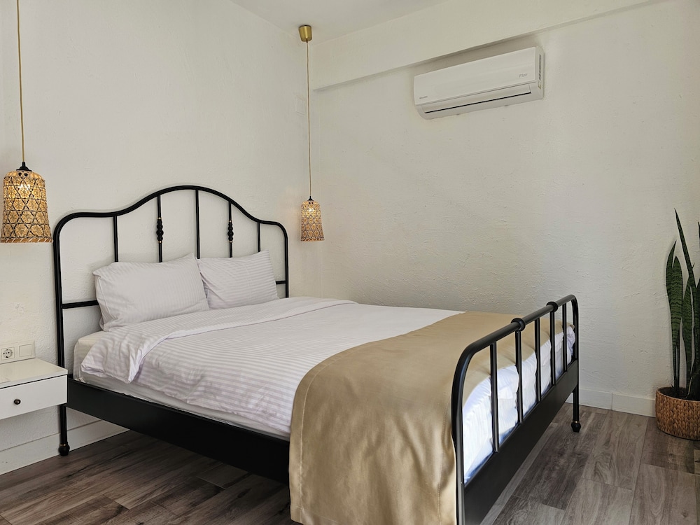 Kugu Urla Otel 12/50