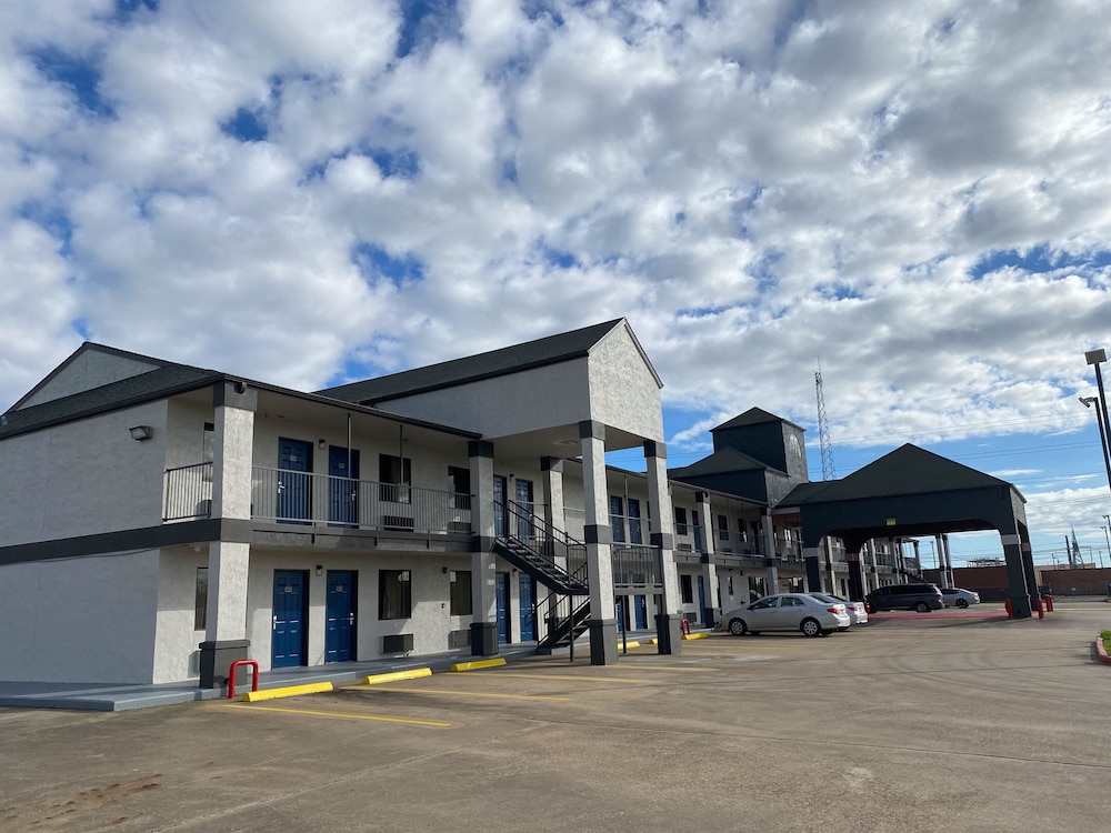 Studio6 Texas City, TX in TEXAS CITY - TX
