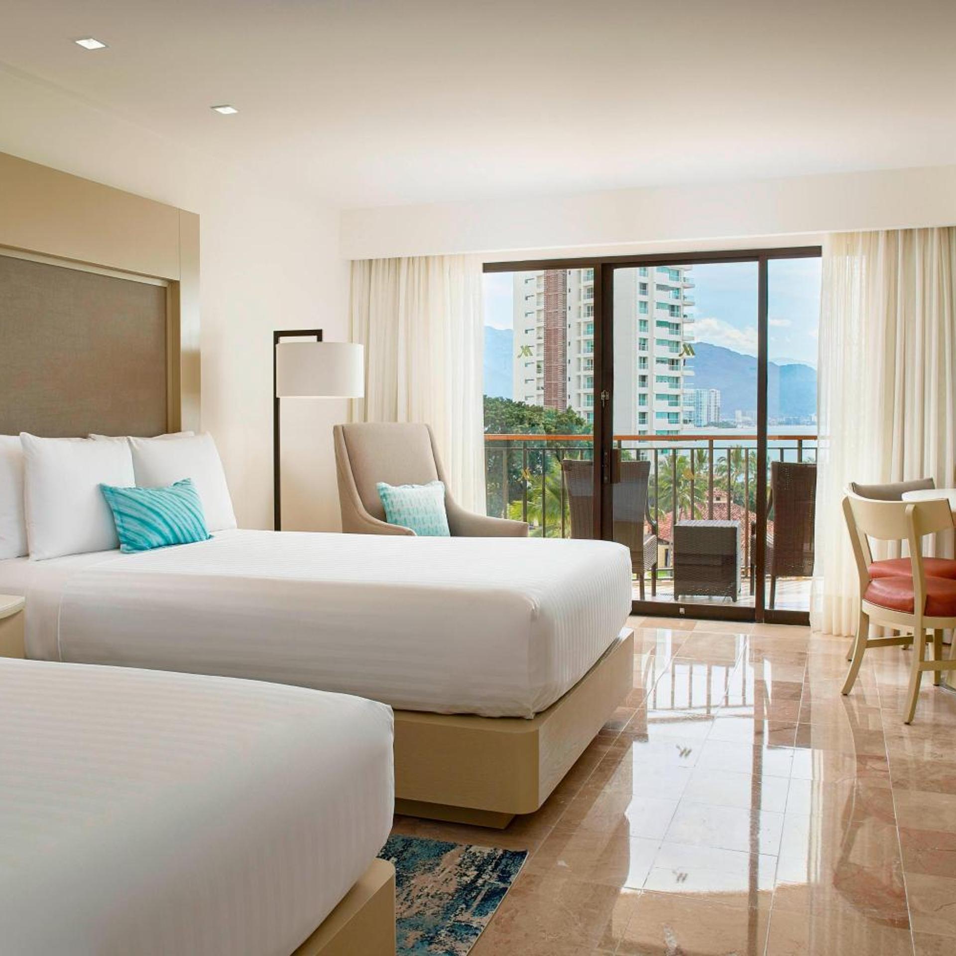 Guest Room, King Bed, Panoramic Ocean View