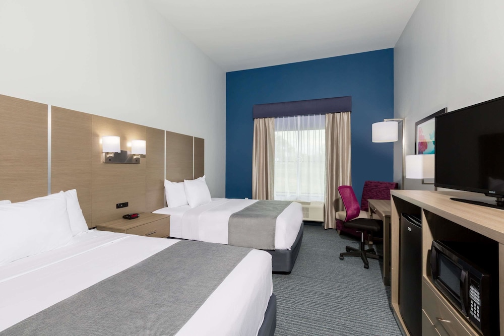 Days Inn & Suites by Wyndham Houston NW Cypress 11/26