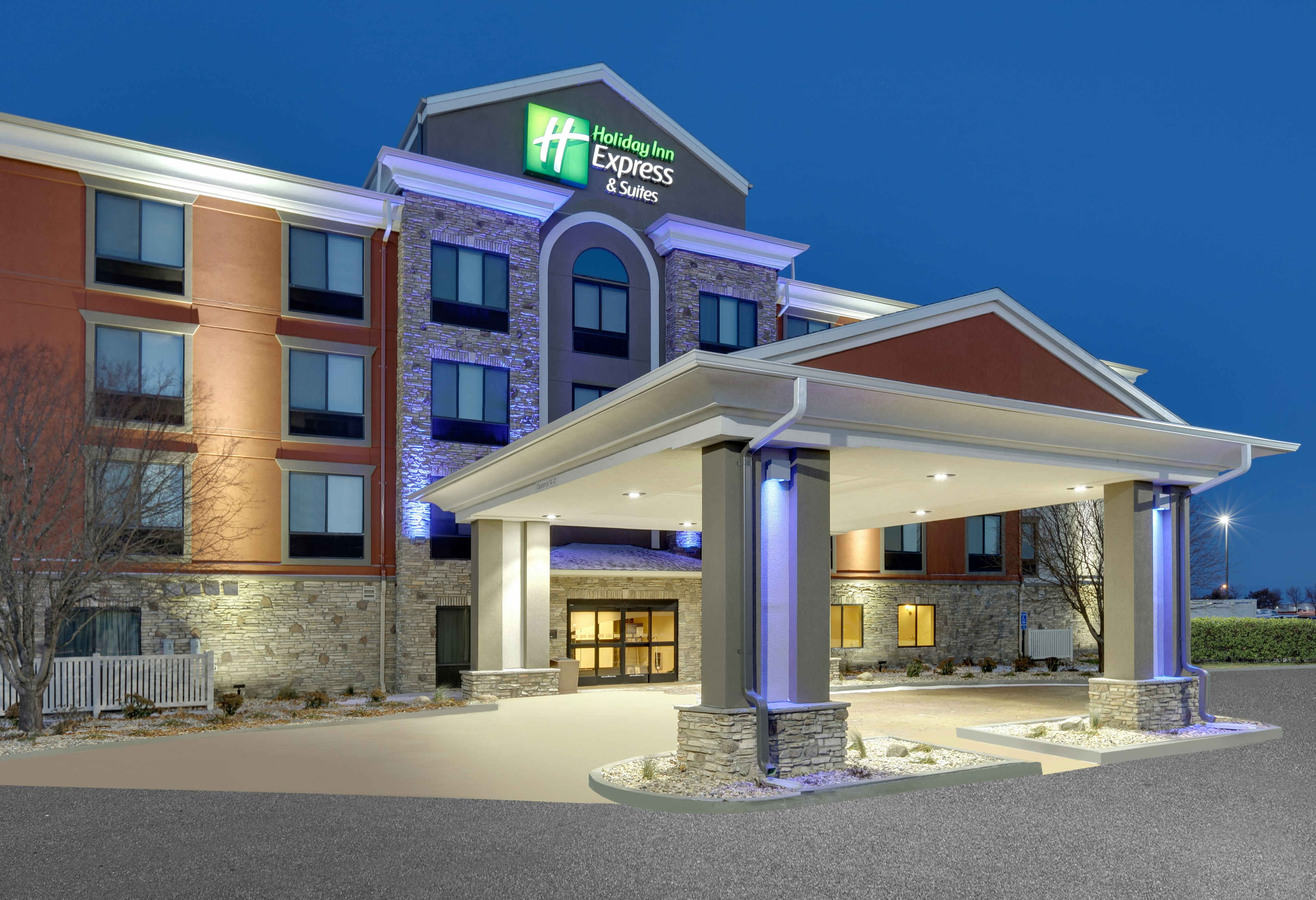 Holiday Inn Express Hotel And Suites Mitchell 2/67