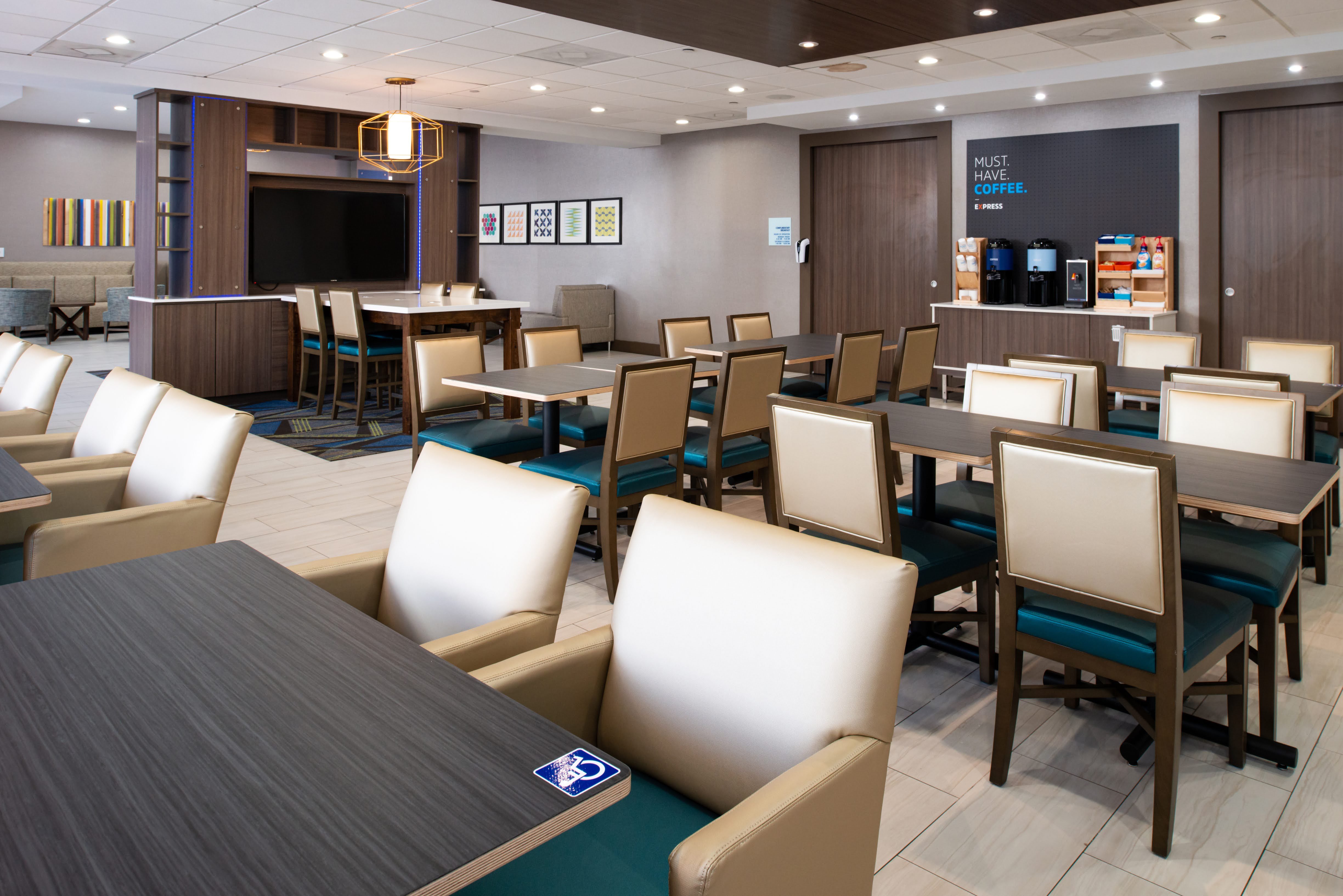 Holiday Inn Express Hotel And Suites Los Angeles Downtown West 37/55