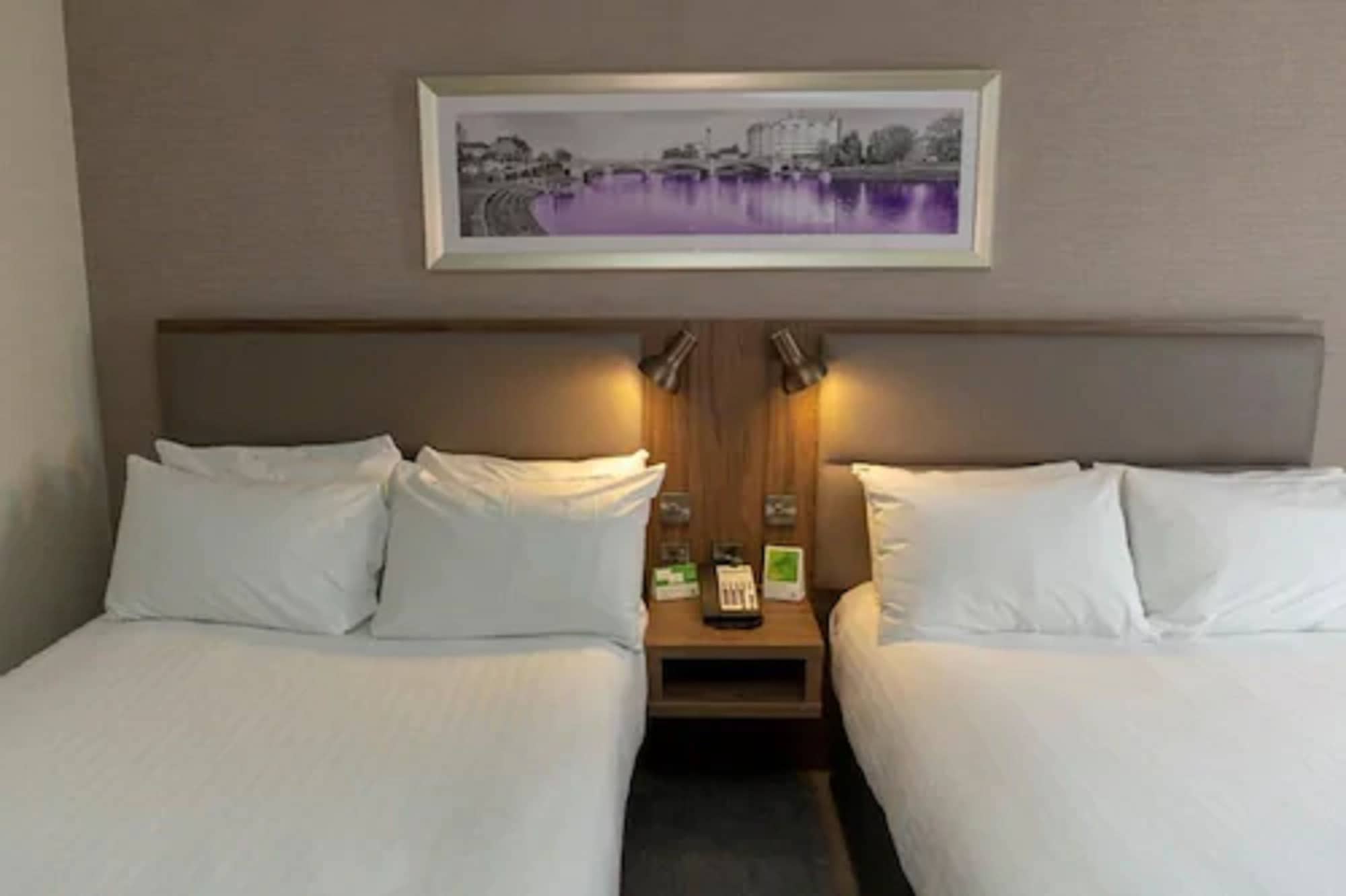 غرفة قياسية بسريرين مزدوجين، Holiday Inn Nottingham 3/7