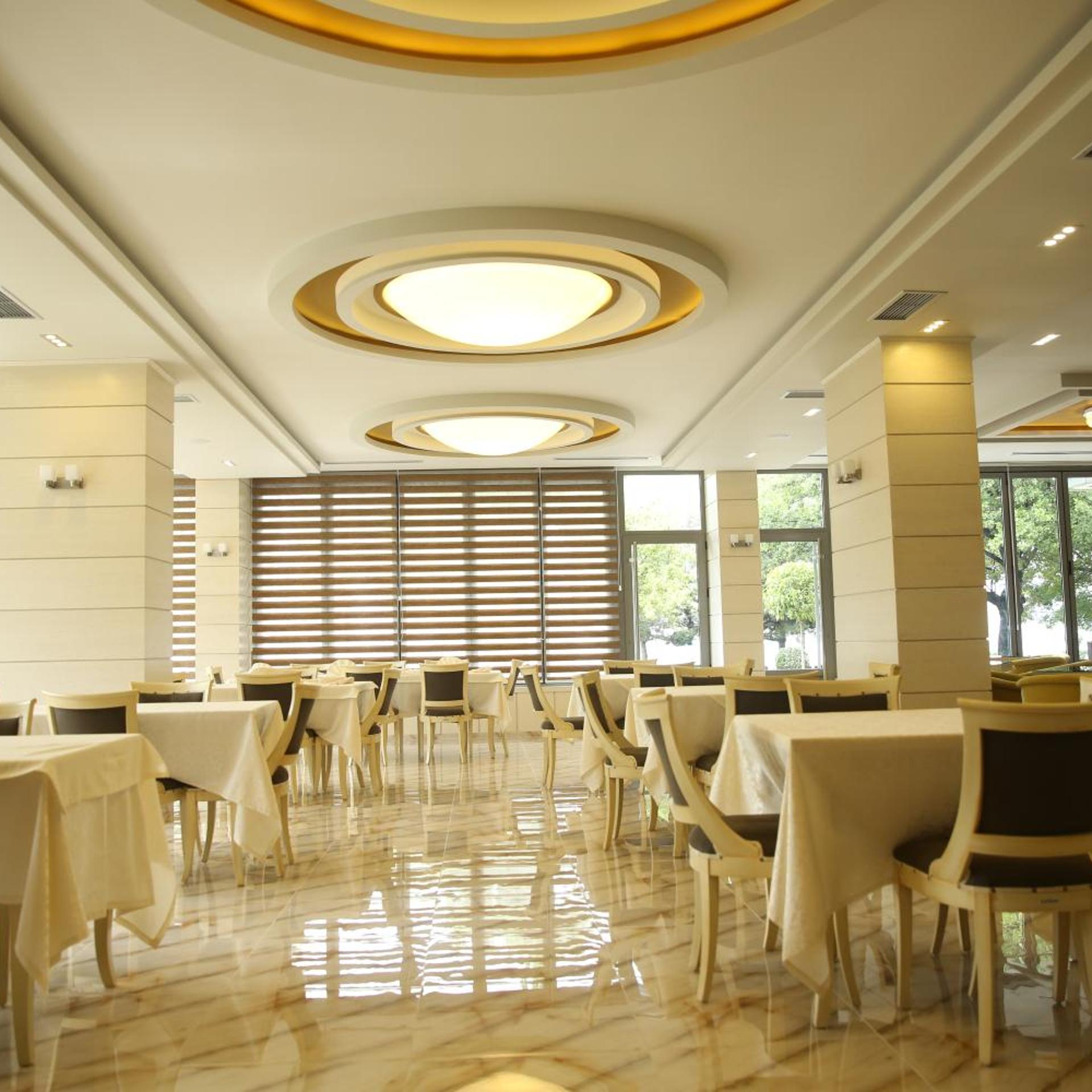 Hotel Pogradeci 41/55