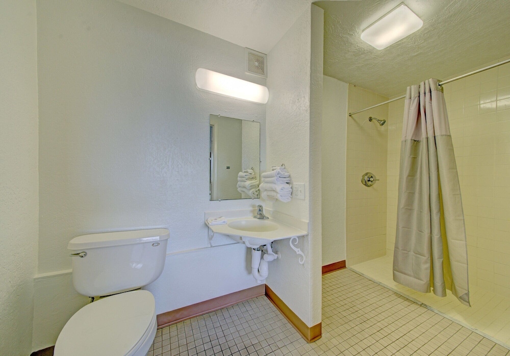 Motel6 Cocoa Beach, FL 58/61
