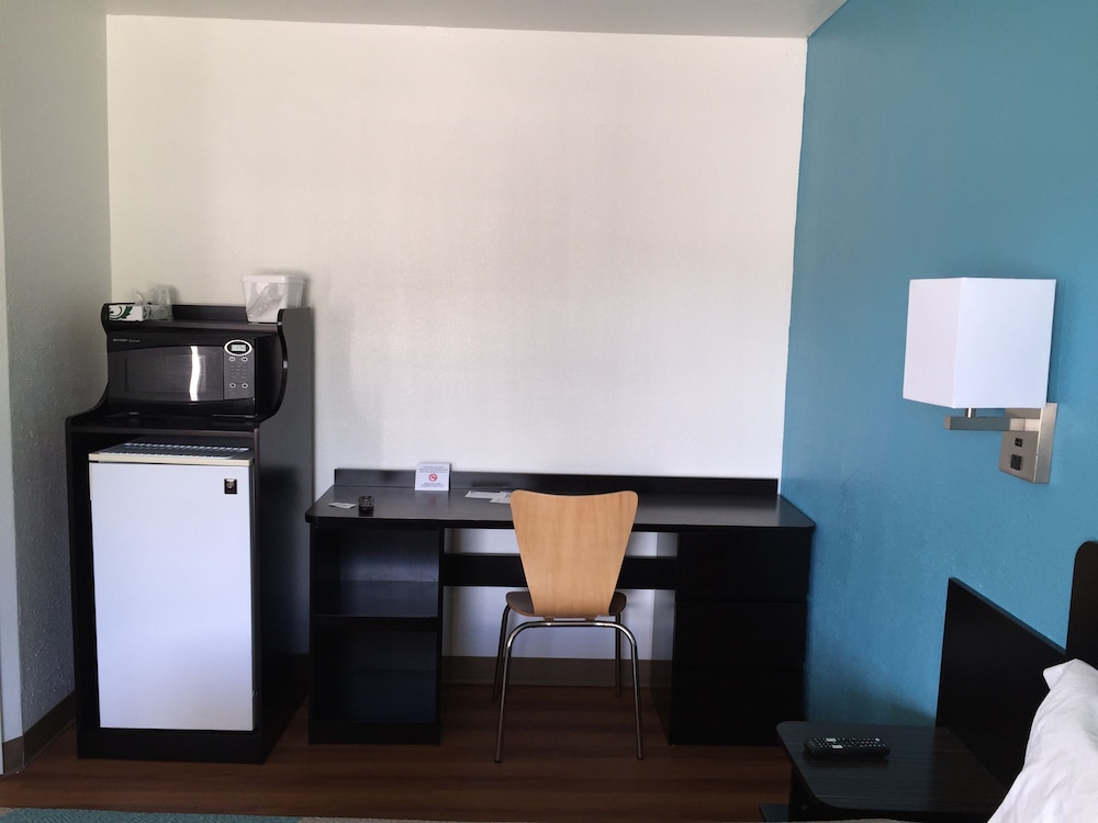 Motel6 Prairie Du Chien, WI 30/45