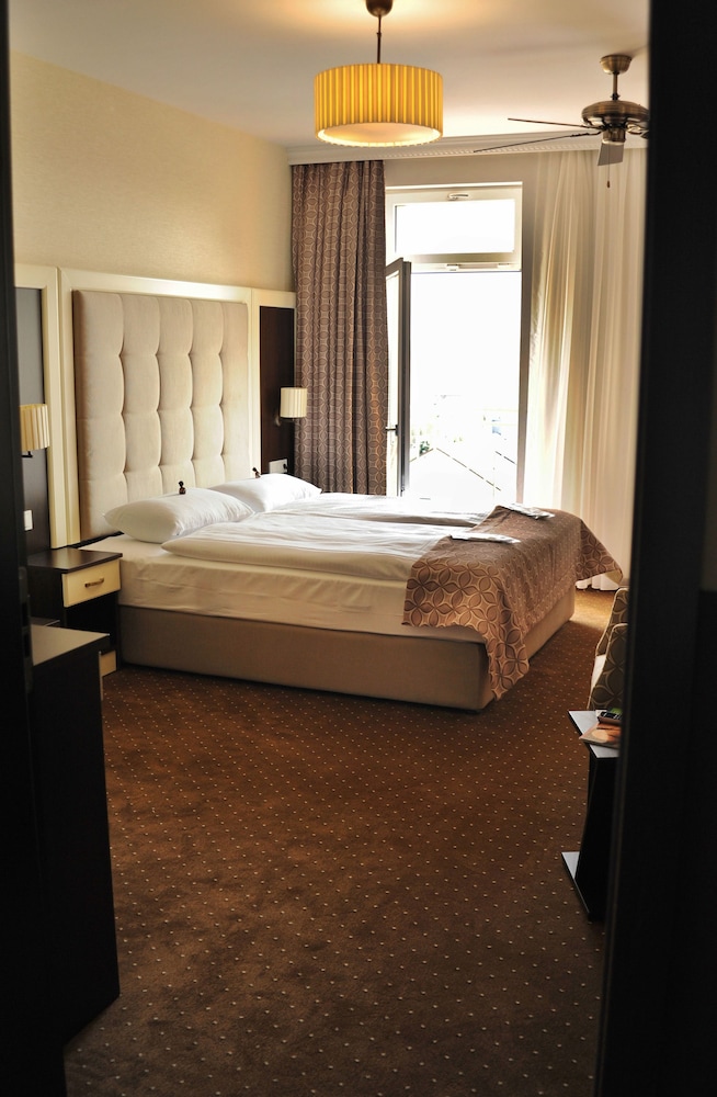 Hotel Atlas Halle 24/71