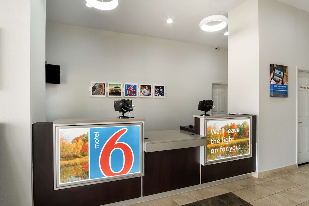 Motel6 Lexington, KY - Airport 6/36