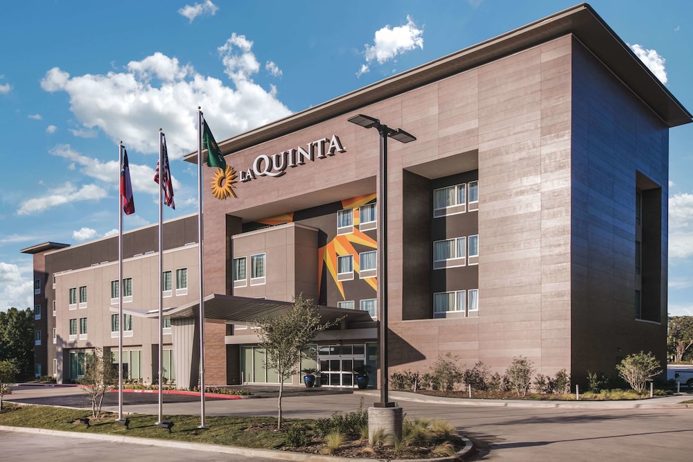 La Quinta Inn & Suites by Wyndham Dallas - Richardson 1/31