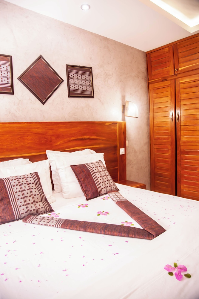 Minotel Les Flamboyants 9/50