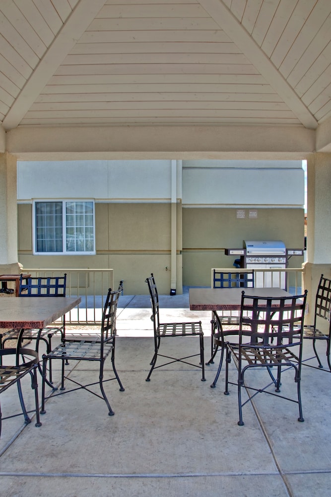 Candlewood Suites Nogales 54/64