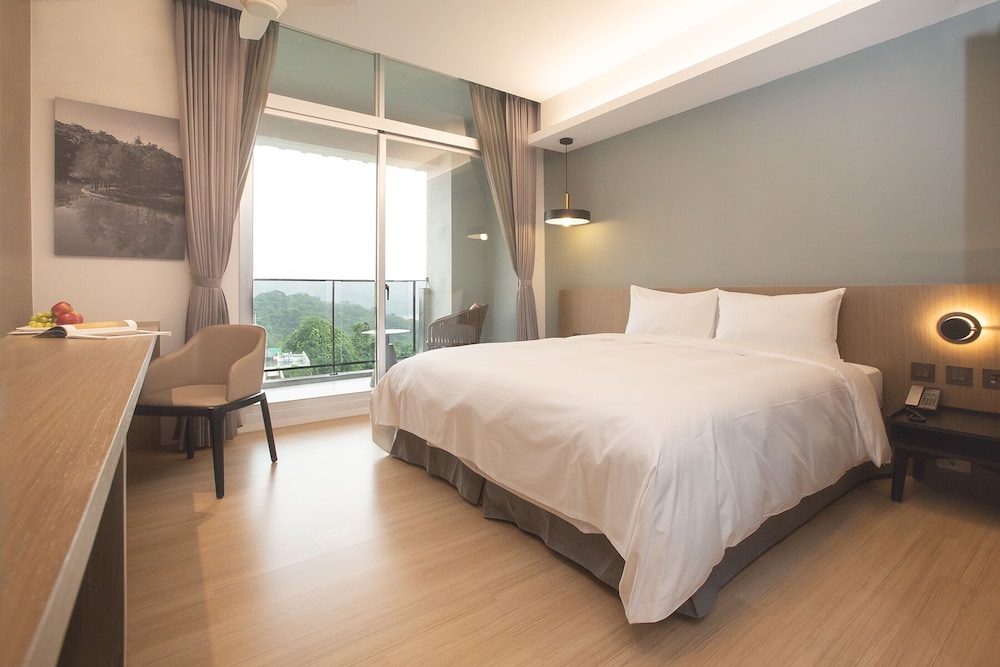 Hotelday Plus Sun Moon Lake 4/18