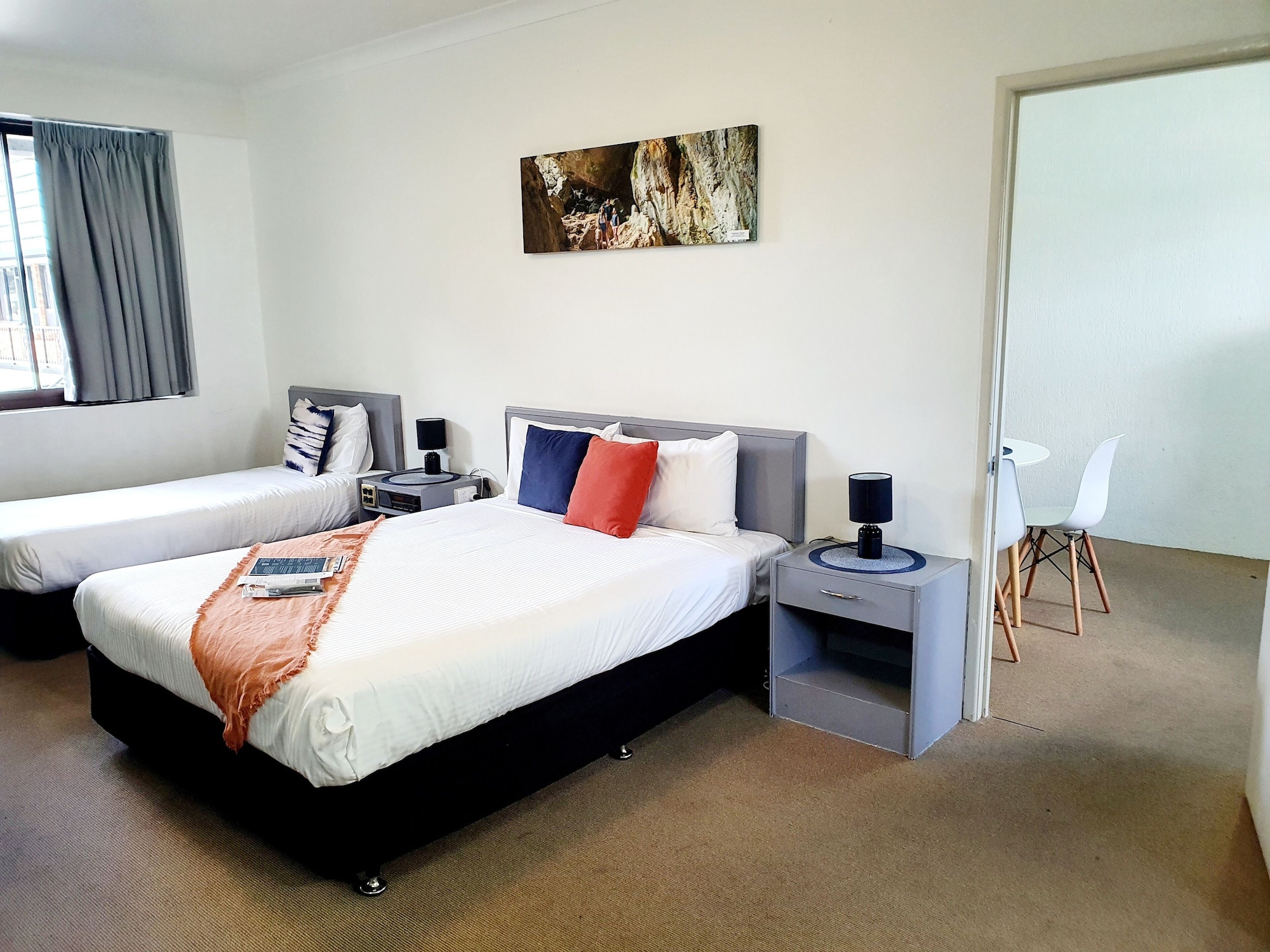 2 Bedrooms, Apartment