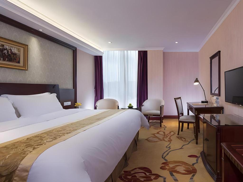 Viennahotel Dongguan Fenggang Yongsheng Street 23/50