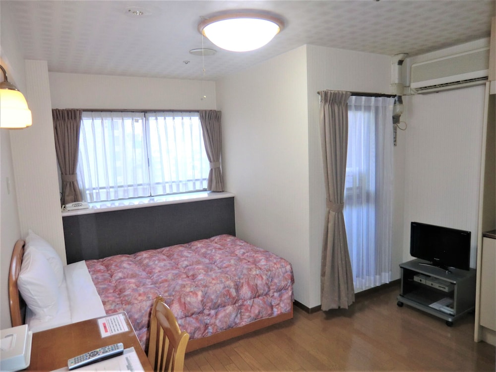 ROOM, SINGLE, SMOKING