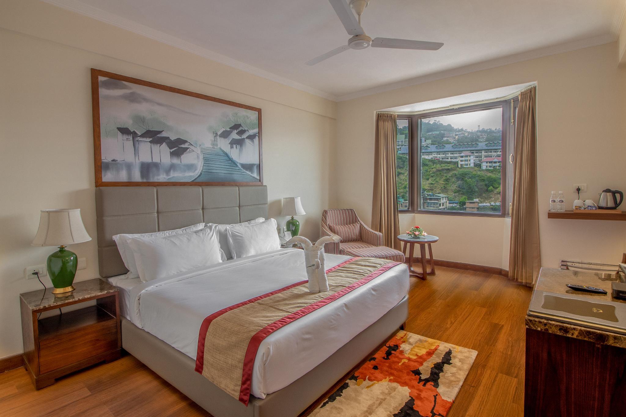 ROOM, KING BED, VALLEY VIEW
