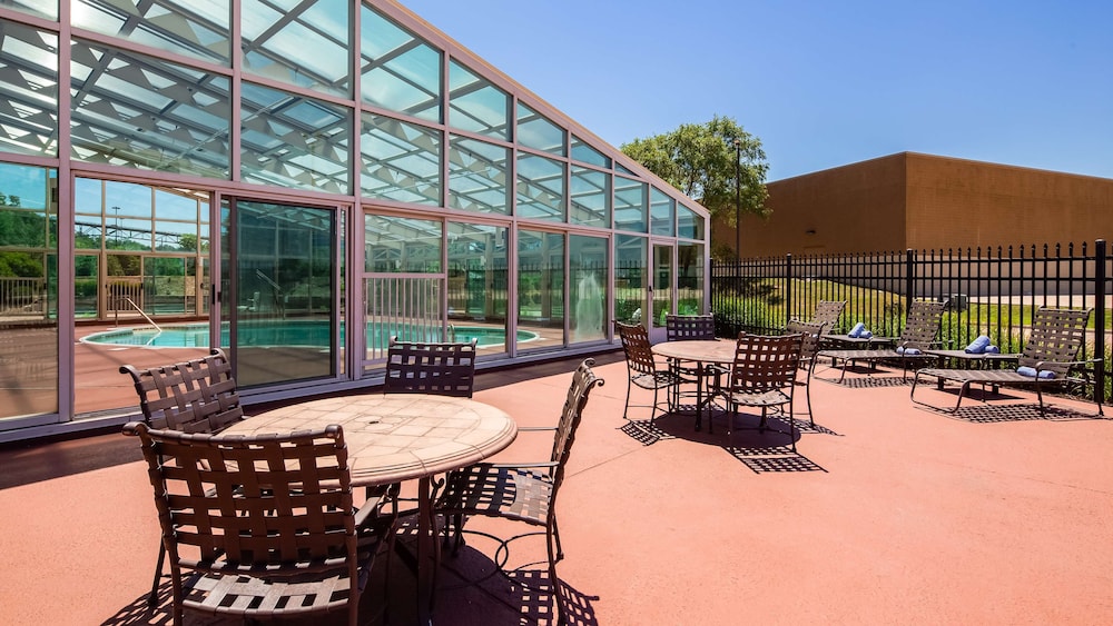 Best Western Plus Peoria 20/28