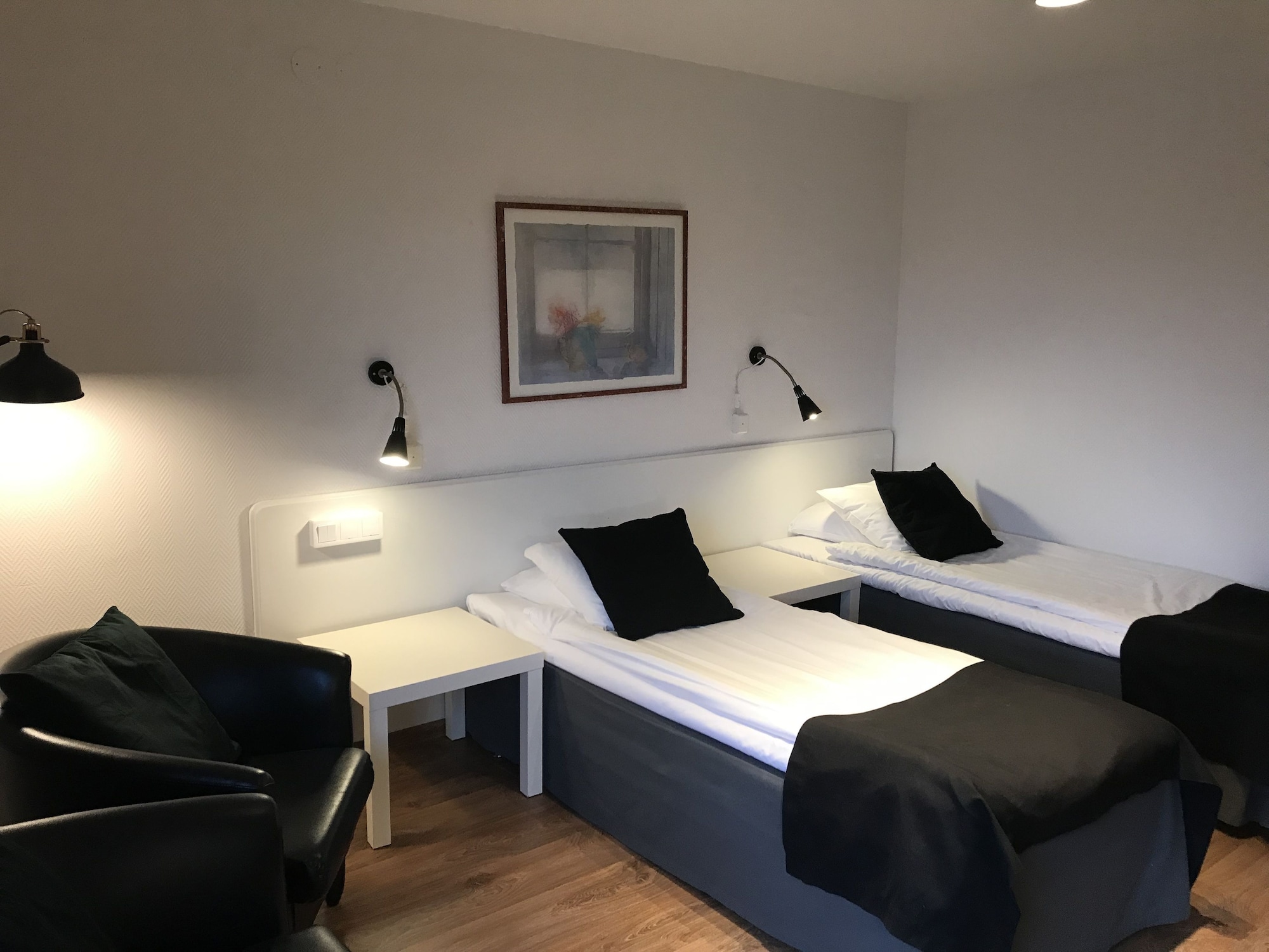 Standard, Twin Beds
