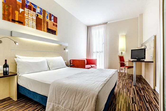 Yit Ciudad de Zaragoza Ex Express By Holiday Inn Zaragoza 6/30