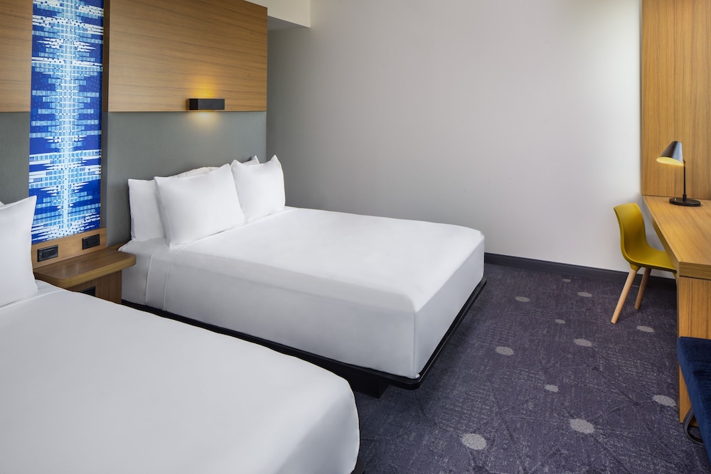 Aloft Tempe 16/43