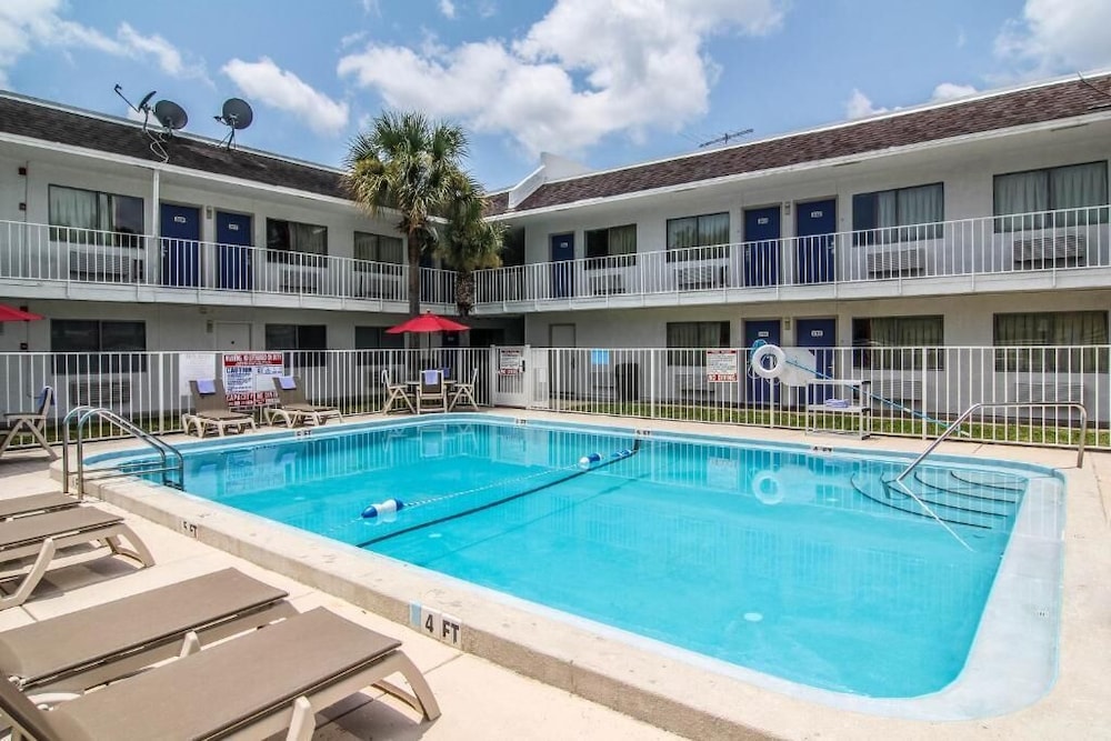 Motel6 Jacksonville, FL - Orange Park 6/60