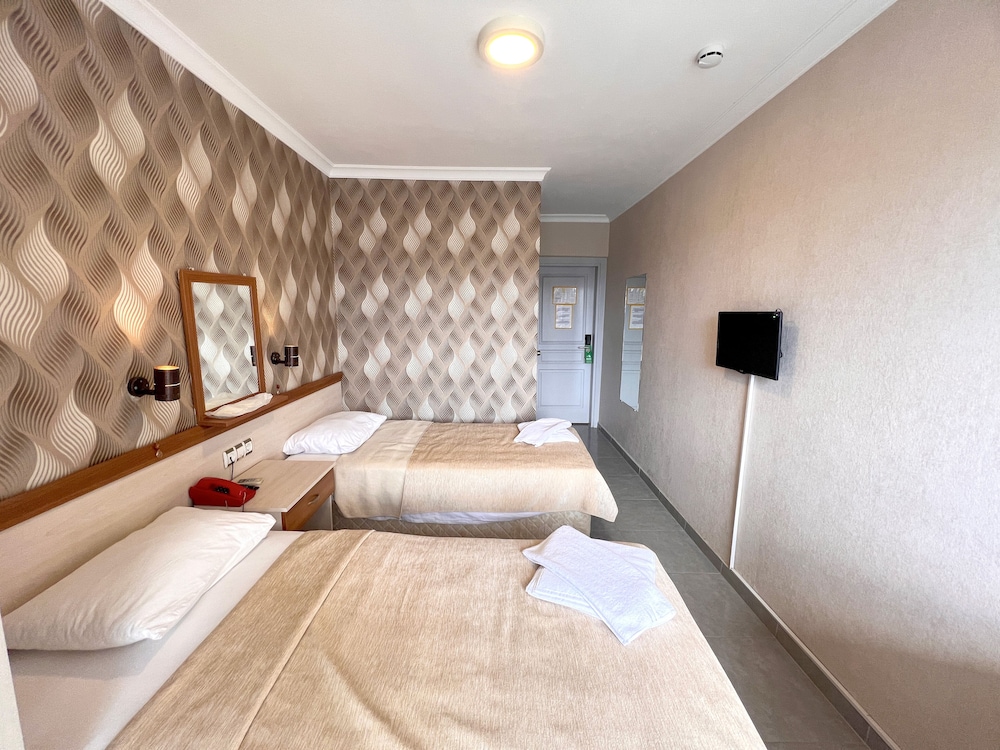 Saturn Hotel 18/46