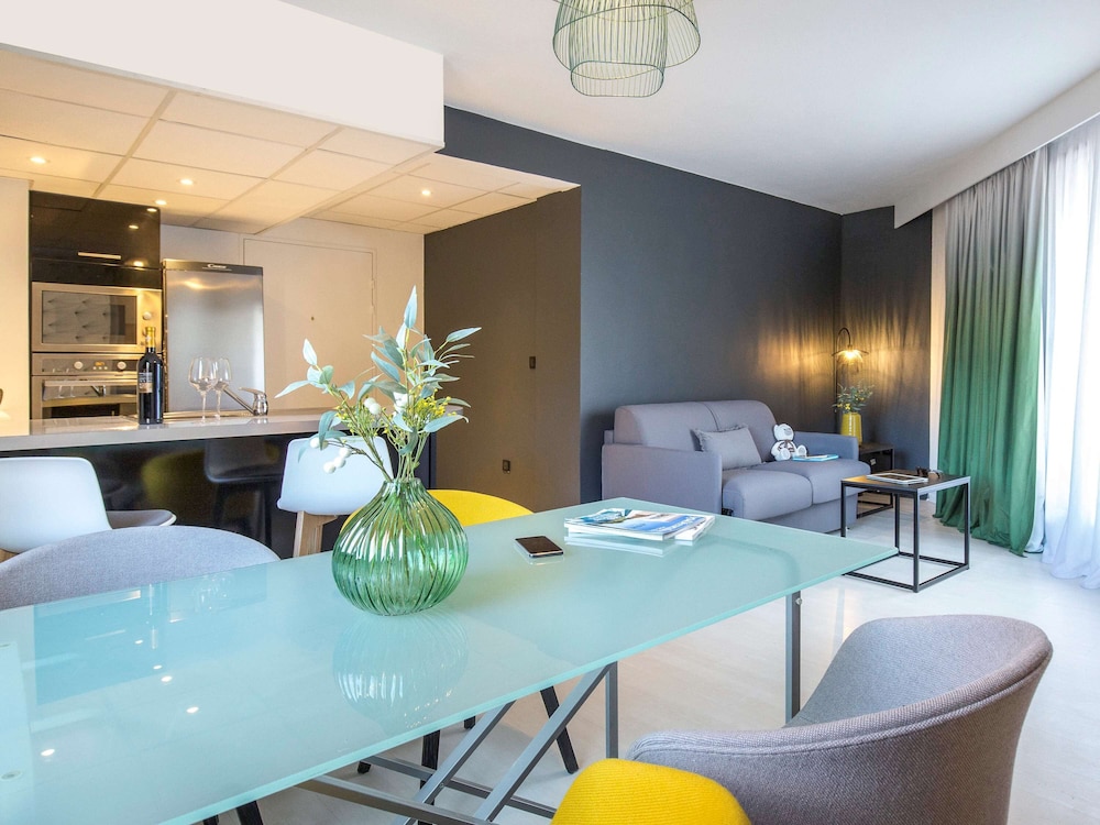 Mercure Hyeres Centre 27/73