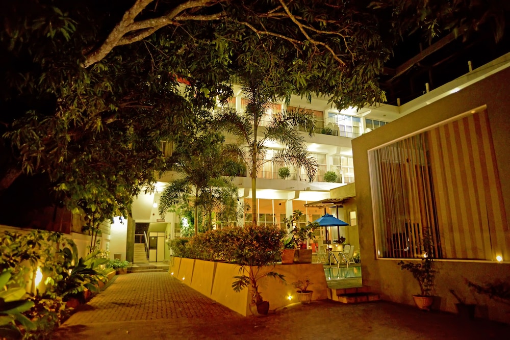 Ceylan Lodge 13/69