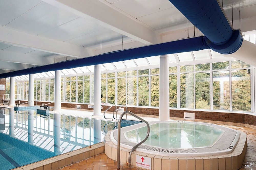 JACKSON'S HOTEL AND LEISURE CLUB 38/64