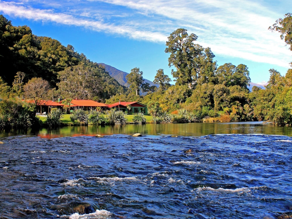Lake Moeraki Wilderness Lodge 27/39
