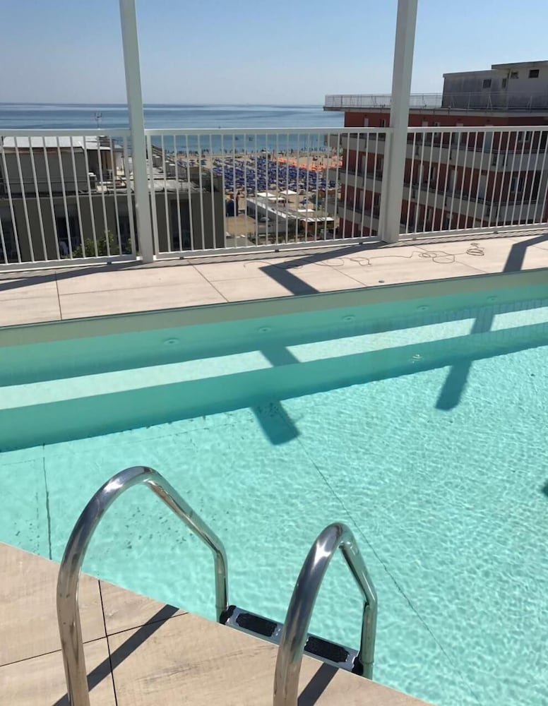 Residence Ten Suite 25/40