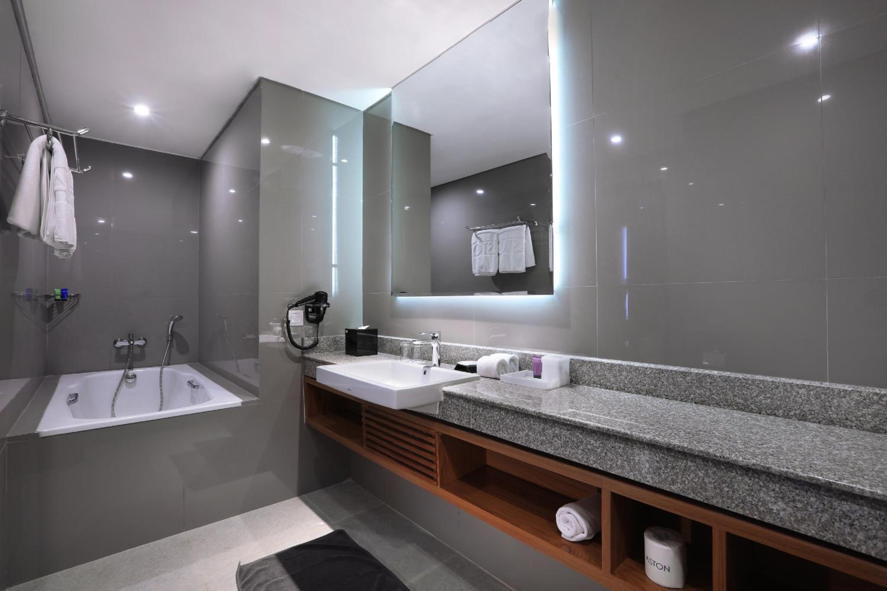 Suite Room (CM)