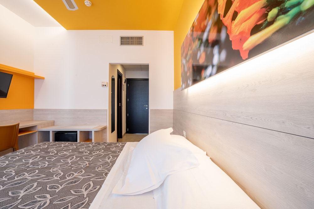 Hotel Clipper 7/32