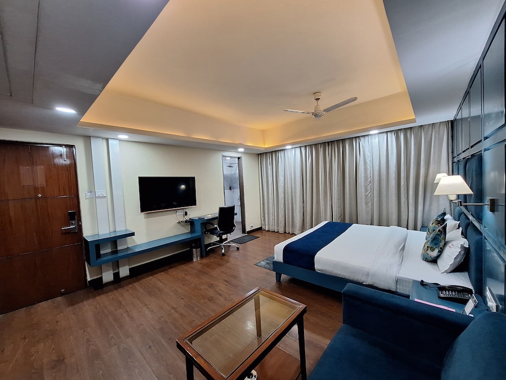 LN Hotels and Resorts 31/48