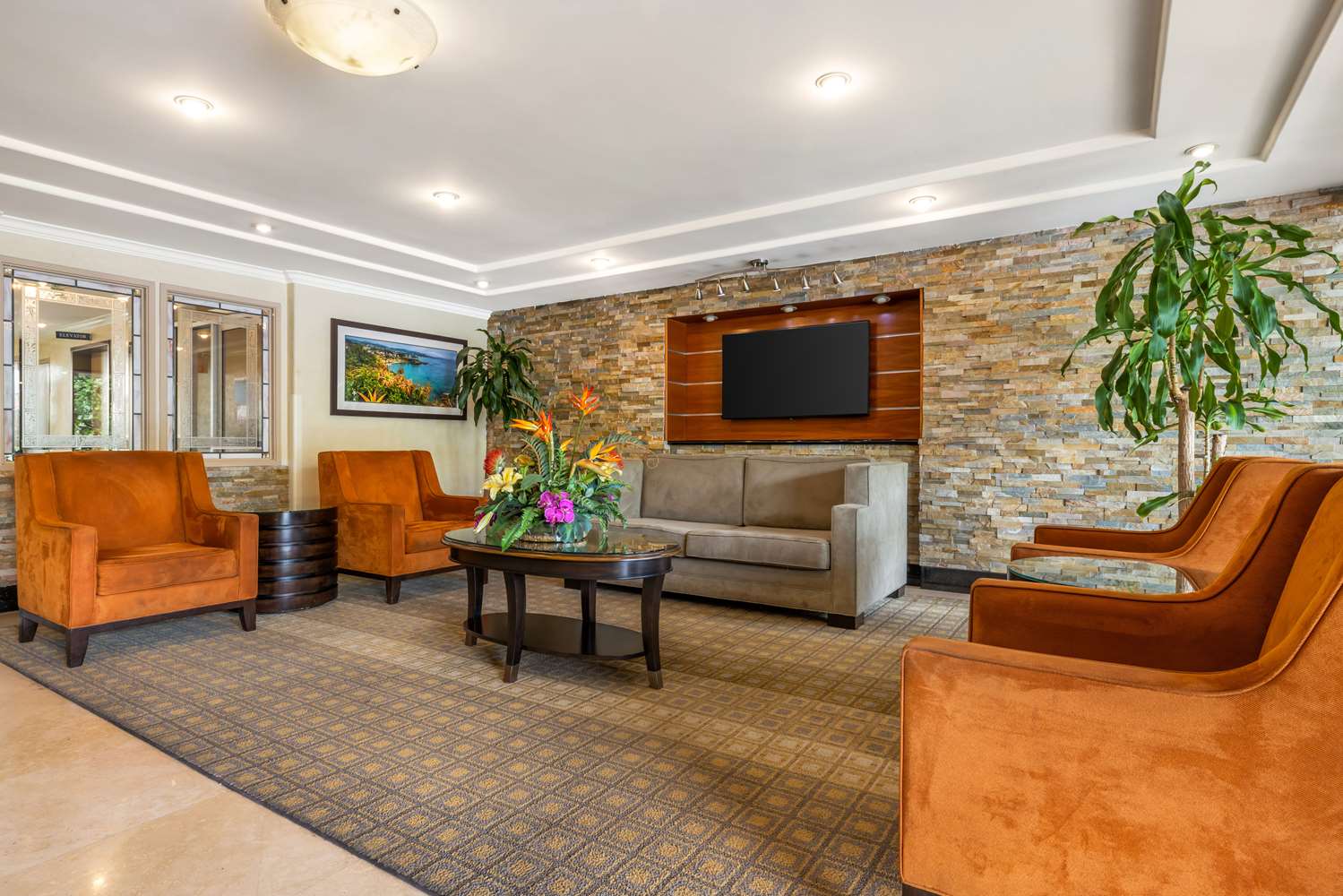 Best Western Plus Orange County Airport North 7/19