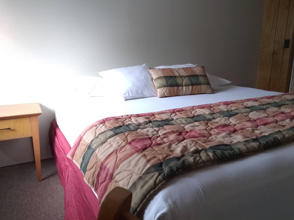 The Orca Inn 17/71