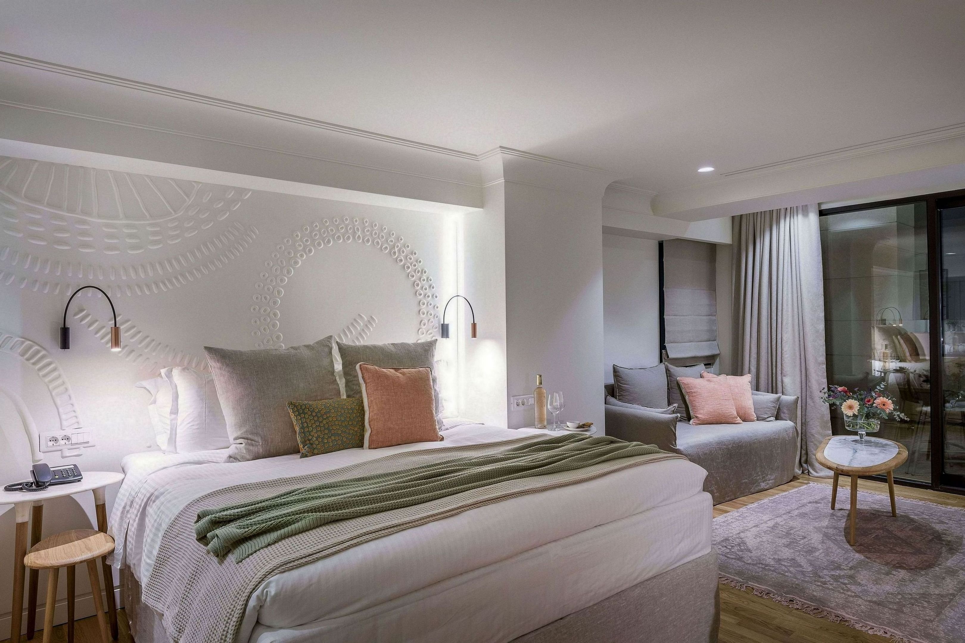 FINE NICHE, SUITE, ACROPOLIS VIEW