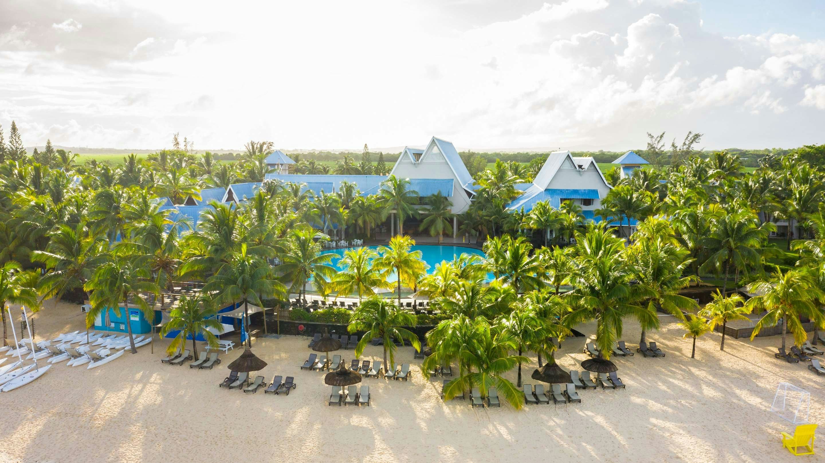Victoria Beachcomber Resort and Spa 43/54